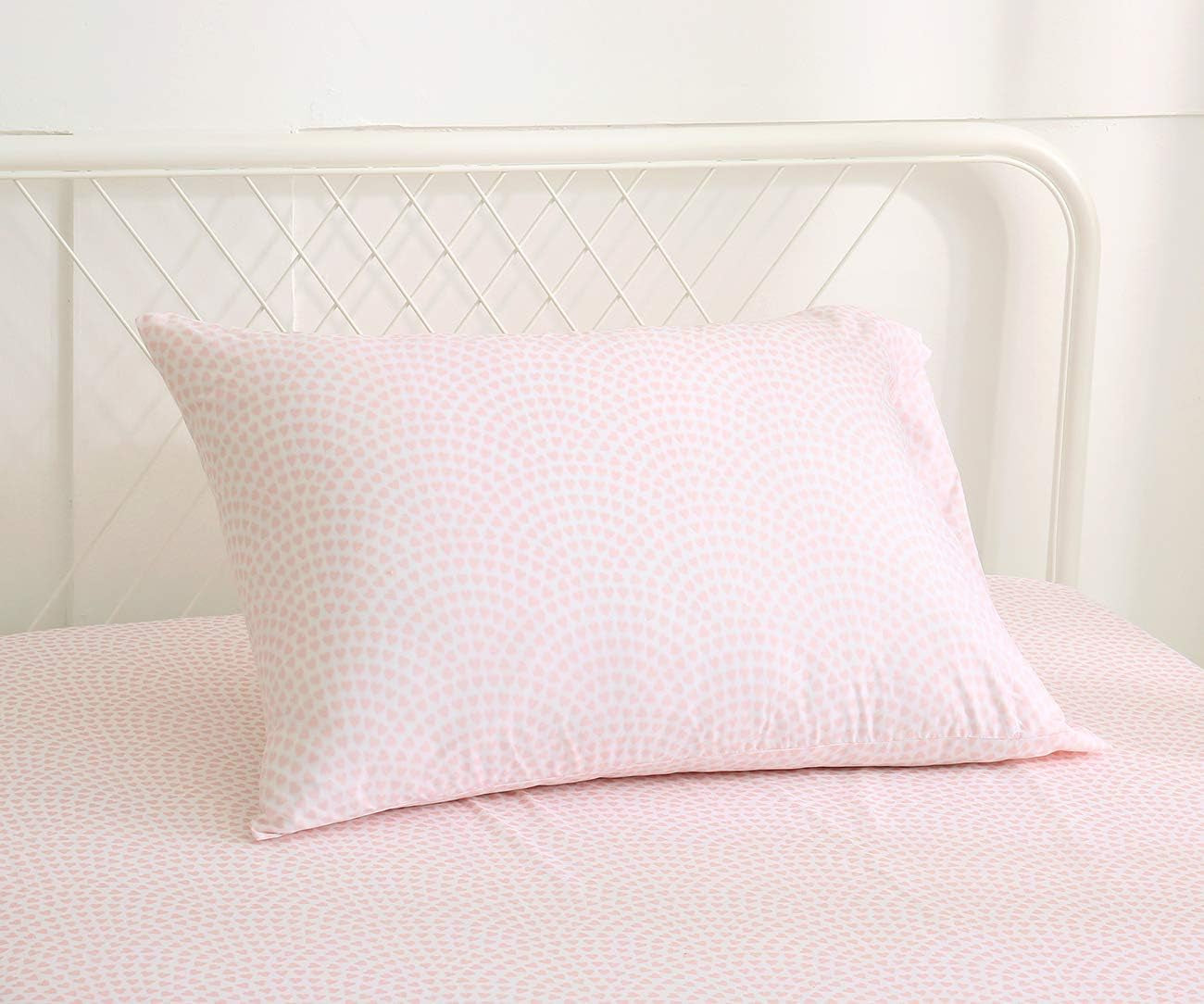 Kids Bed Sheets Twin Pink Heart Printed Sheets for Girls, Soft Lightweight Microfiber Easy Wash Bedding Set (1 Fitted Sheet + 1 Flat Sheet + 1 Pillowcase)