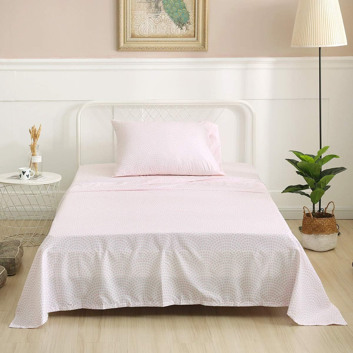 Kids Bed Sheets Twin Pink Heart Printed Sheets for Girls, Soft Lightweight Microfiber Easy Wash Bedding Set (1 Fitted Sheet + 1 Flat Sheet + 1 Pillowcase)